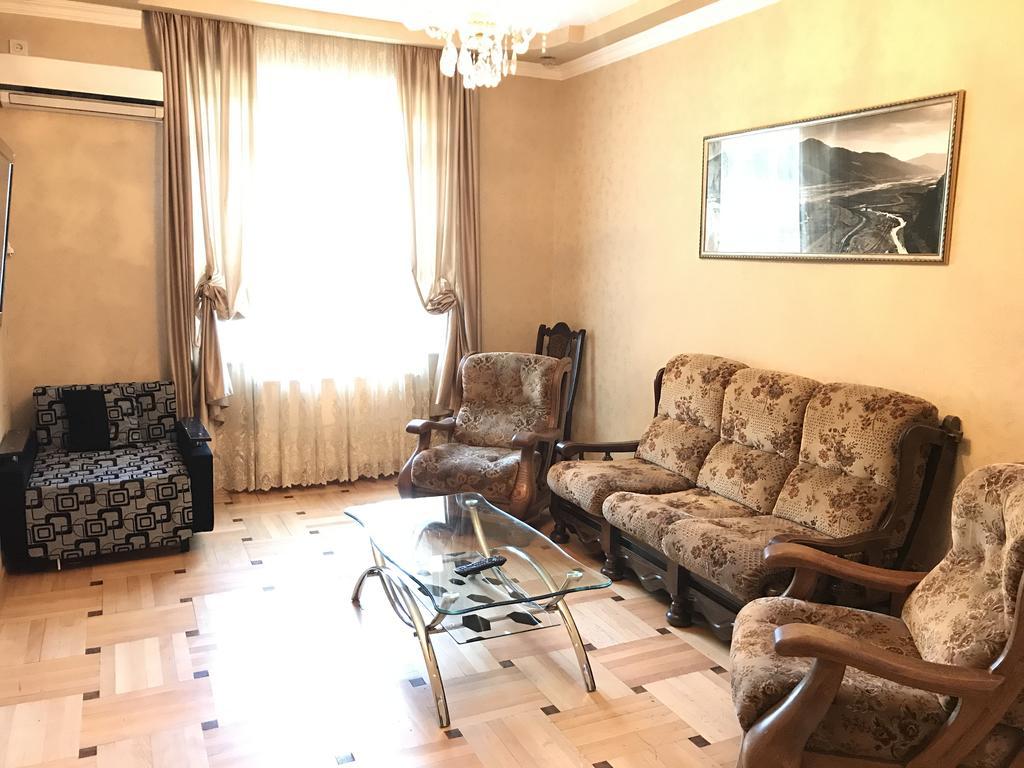 Io Apartment Tbilisi Bagian luar foto